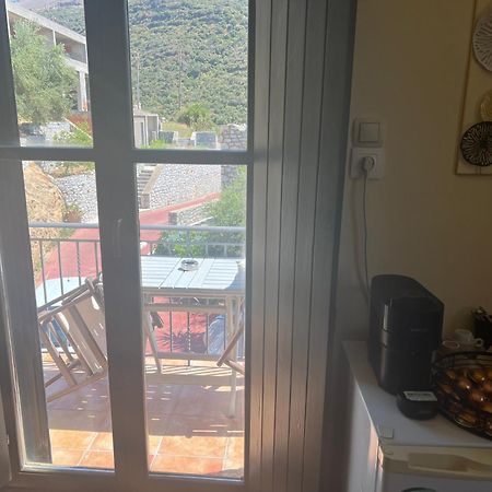 Onar Mani Suites Néon Oítilon Esterno foto