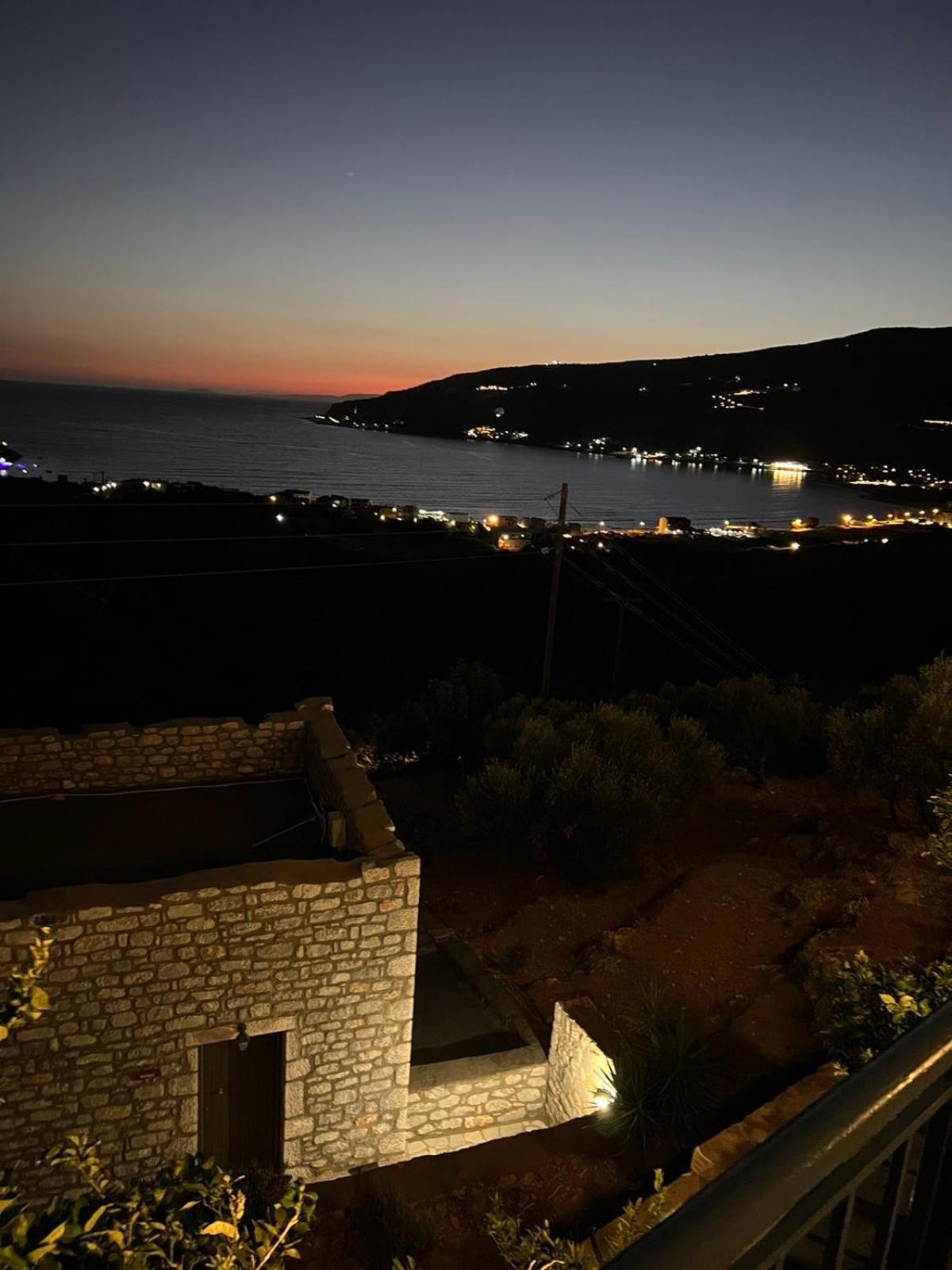 Onar Mani Suites Néon Oítilon Esterno foto