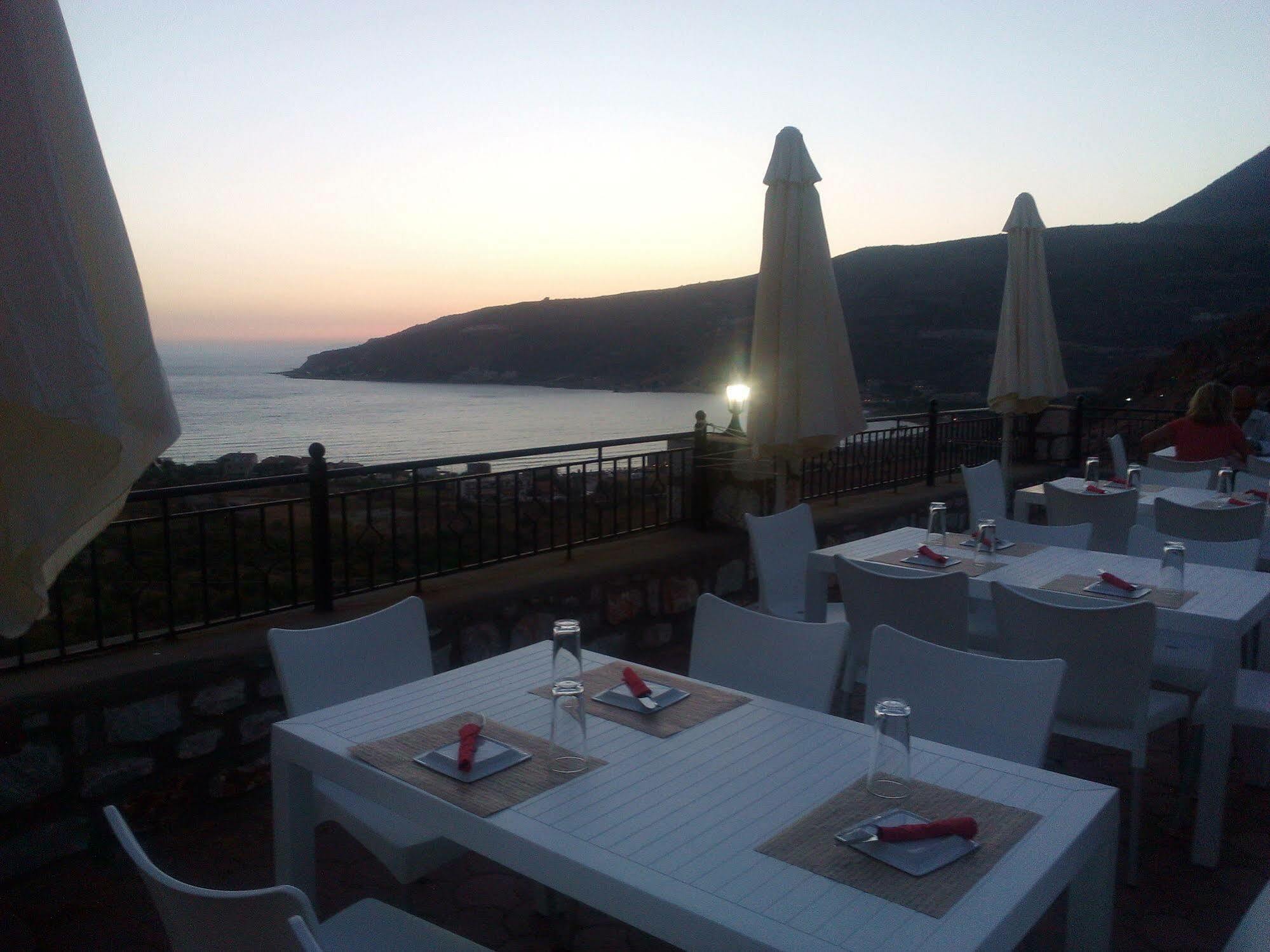 Onar Mani Suites Néon Oítilon Esterno foto