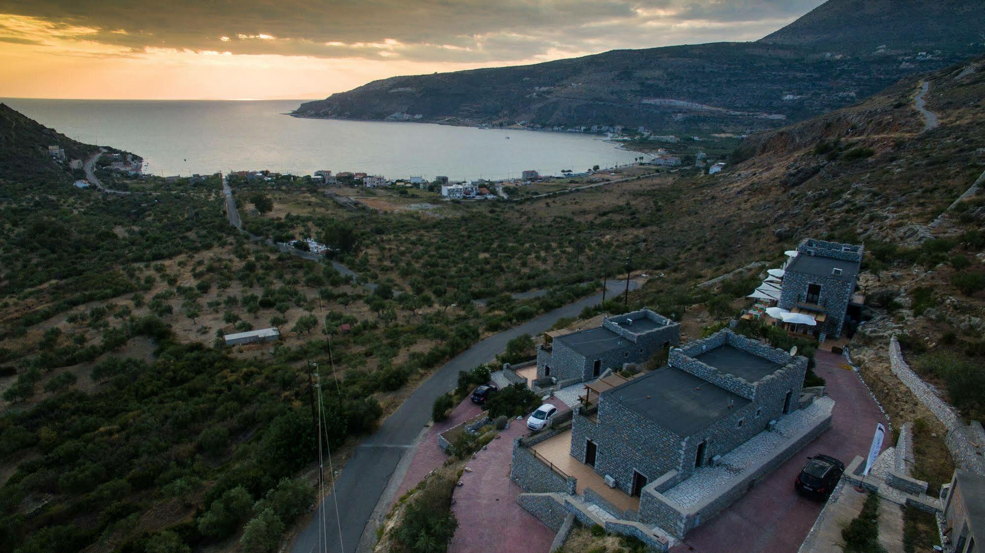 Onar Mani Suites Néon Oítilon Esterno foto