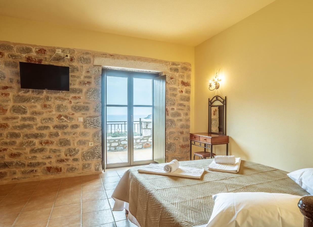 Onar Mani Suites Néon Oítilon Esterno foto